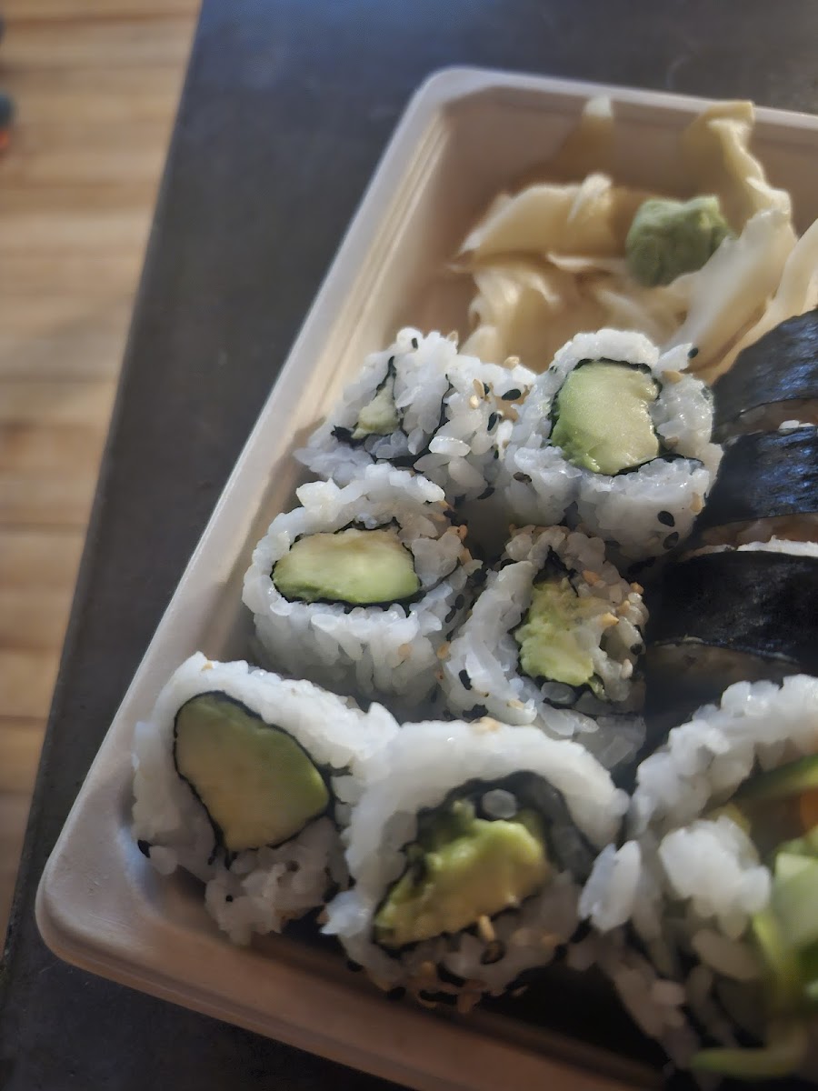 Yuzu Sushi Photo 6